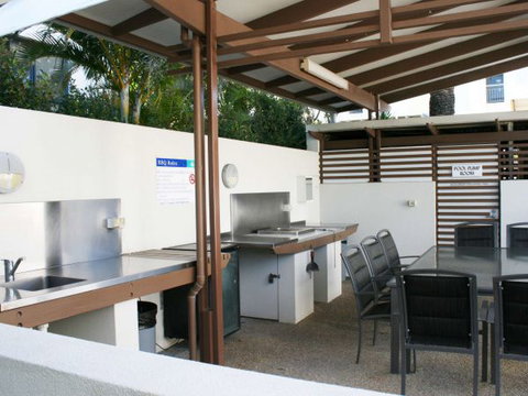Indigo Blue Beachfront Holiday Apartments - Darwin Holiday 6