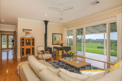 Jura House - Darwin Holiday 2