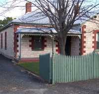 Naracoorte Cottages  Smith Street Villa - Darwin Holiday