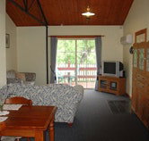 The Old Oak Bed and Breakfast - The Shearing Shed - Darwin Holiday
