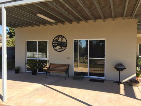 Lyreen's Apartment Bed And Breakfast - Darwin Holiday 4