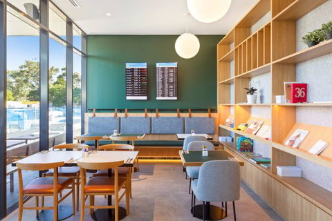 Mantra Hotel At Sydney Airport - Darwin Holiday 1