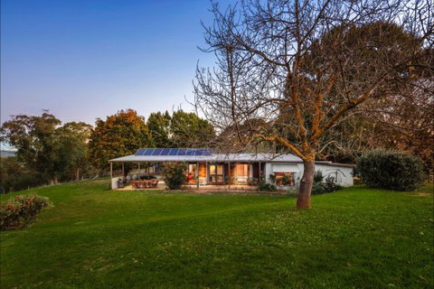 Mt Bellevue Lodge - King Valley - Darwin Holiday 2