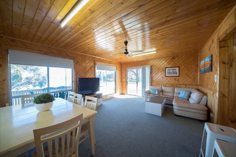 Mundic Waterfront Cottages - Darwin Holiday 6