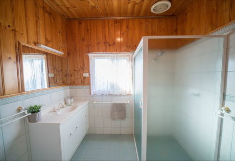 Mundic Waterfront Cottages - Darwin Holiday 9