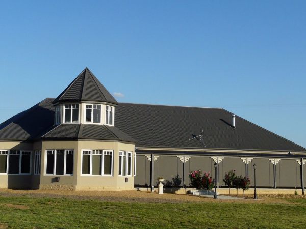 Carlyle VIC Darwin Holiday