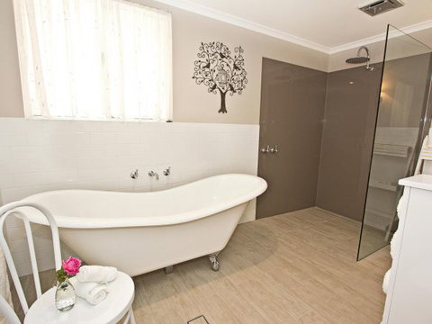 Queen's Cottage Barossa Valley - Darwin Holiday 2