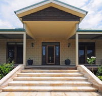 Reign Manor and Coach House - Darwin Holiday