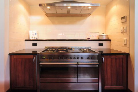 Reign Manor And Coach House - Darwin Holiday 3