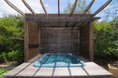 Reign Manor And Coach House - Darwin Holiday 7