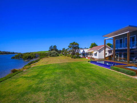 Reflections At Minnamurra - Darwin Holiday 5