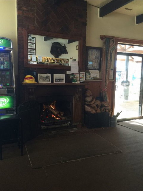 Royal Hotel Snake Valley - Darwin Holiday 2