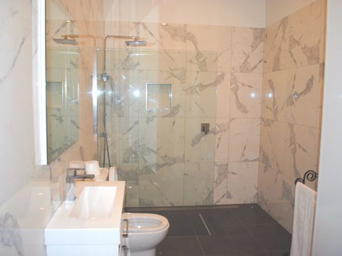 Sublime Spa Apartments On Murphy - Darwin Holiday 5