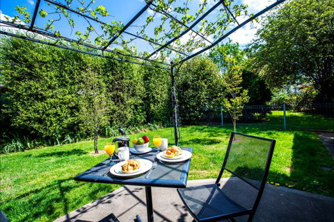 Tessies Studio - Darwin Holiday 7