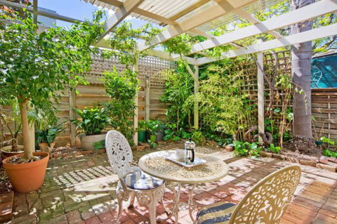 The Lion Cottage - Darwin Holiday 4