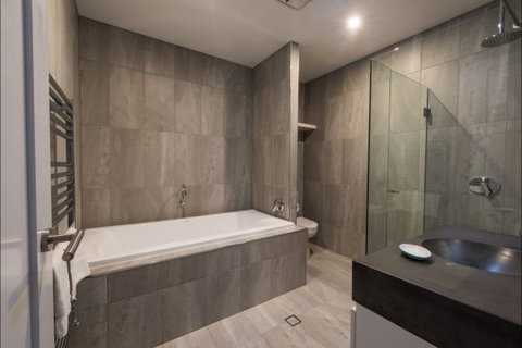 The Bright House - Darwin Holiday 1