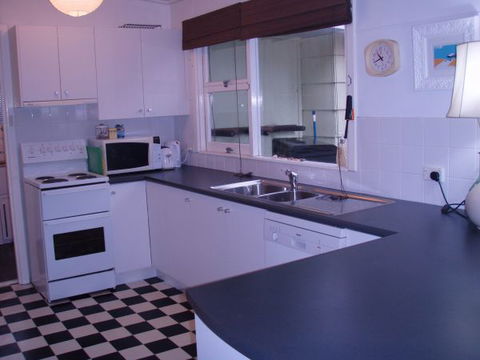 The Classic Beach House - Darwin Holiday 4