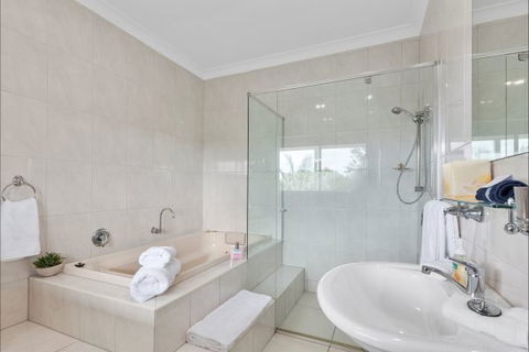 The Country House At Hunchy Luxury Bed And Breakfast Accommodation - Darwin Holiday 3