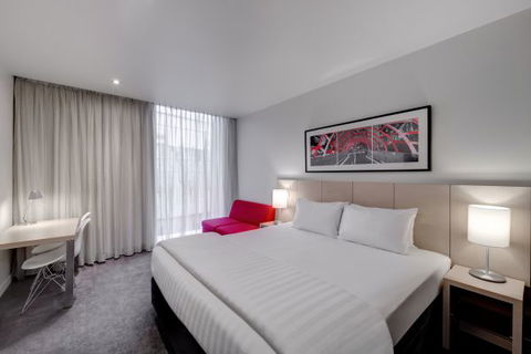 Travelodge Hotel Melbourne Docklands - Darwin Holiday 1