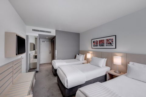 Travelodge Hotel Melbourne Docklands - Darwin Holiday 2