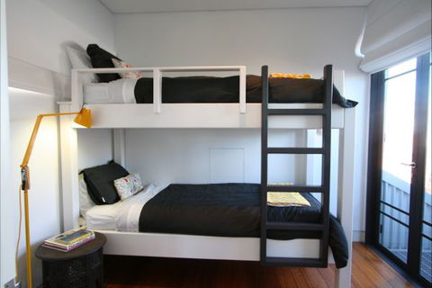 Two Five Zero / Richmond - Darwin Holiday 6