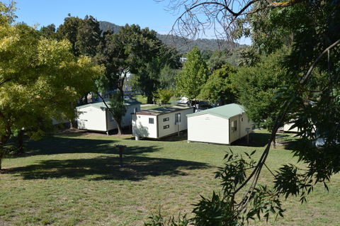 Adelong Golden Gully Caravan Park - Darwin Holiday 1