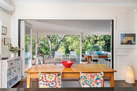 Bellbird - Darwin Holiday 7