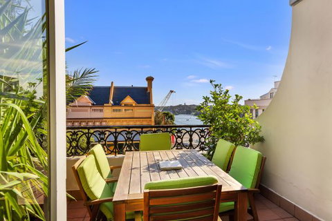 Carlson Terrace - Darwin Holiday 1