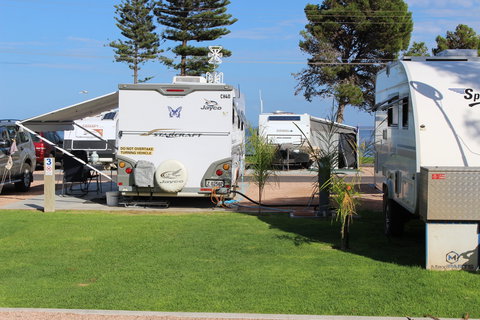 Ceduna Foreshore Caravan Park - Darwin Holiday 2