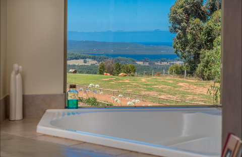 Chimes Spa Retreat - Darwin Holiday 1