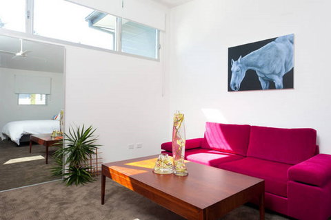 Clique Two - Darwin Holiday 5