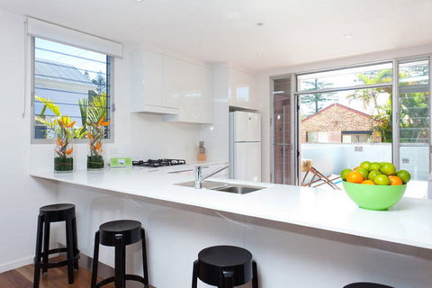 Clique Two - Darwin Holiday 6