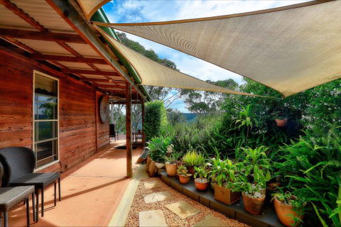 Coach House Hill Cottage - Darwin Holiday 7