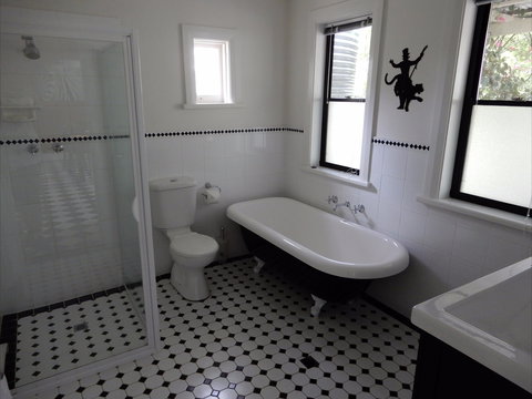 Dot's House - Darwin Holiday 3