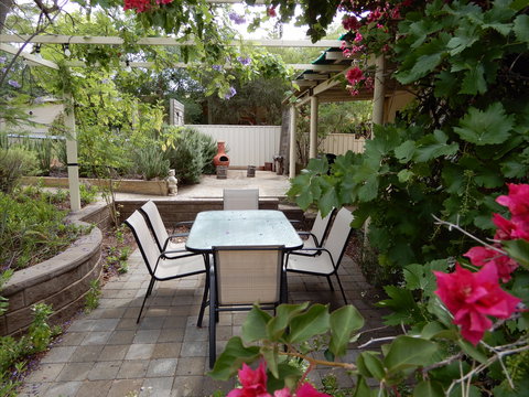 Dot's House - Darwin Holiday 5