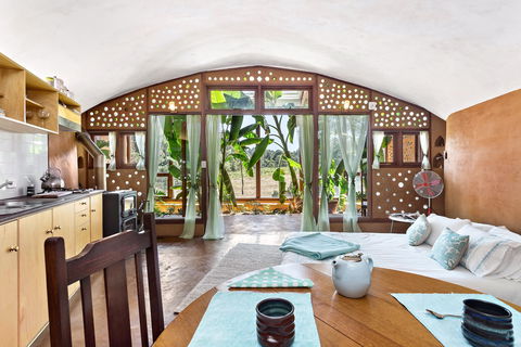 Earthship Ironbank - Darwin Holiday 2