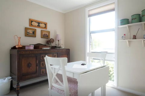 Every Man And His Dog Vineyard - Darwin Holiday 2