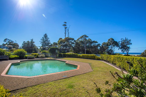 Fathoms 6 - Darwin Holiday 8