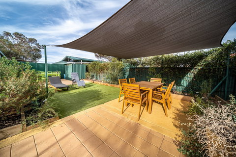 Flinders Ranges Bed And Breakfast - Darwin Holiday 0