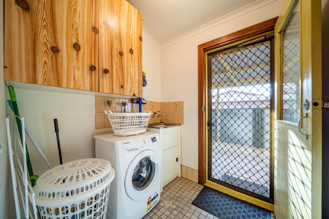 Flinders Ranges Bed And Breakfast - Darwin Holiday 2