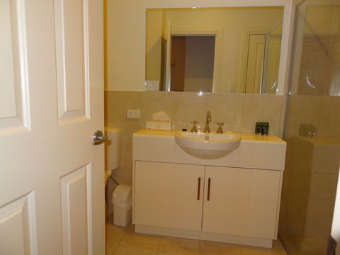 Hahndorf Oak Tree Cottages - Darwin Holiday 9