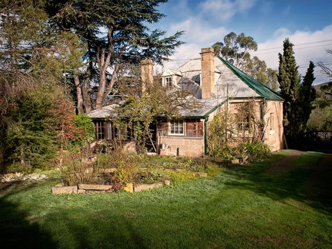 Hamilton Heritage Holiday Homes - McCauley's Cottage - Darwin Holiday 4