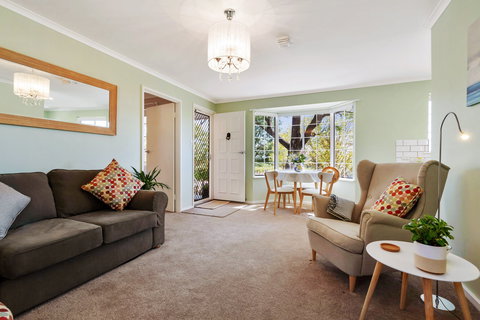 'In The Vines' Guest Cottage - Darwin Holiday 1