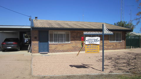 Keelton - Darwin Holiday 0