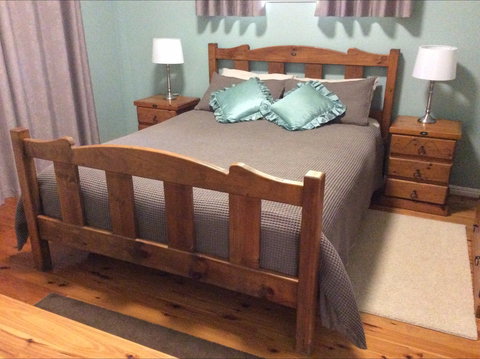 Maleny Country Cottages - Darwin Holiday 6