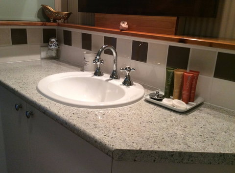 Maleny Country Cottages - Darwin Holiday 7