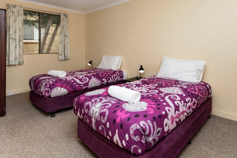 Max's Place 3 - Darwin Holiday 2