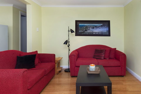 Max's Place 3 - Darwin Holiday 3