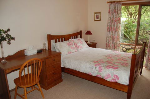 Gisborne BnB Peonies And Pomegranates  - Darwin Holiday 2