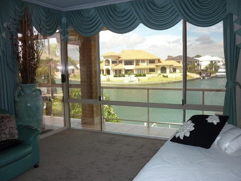 Port Mandurah Canals - Luxury Guest House - Darwin Holiday 4